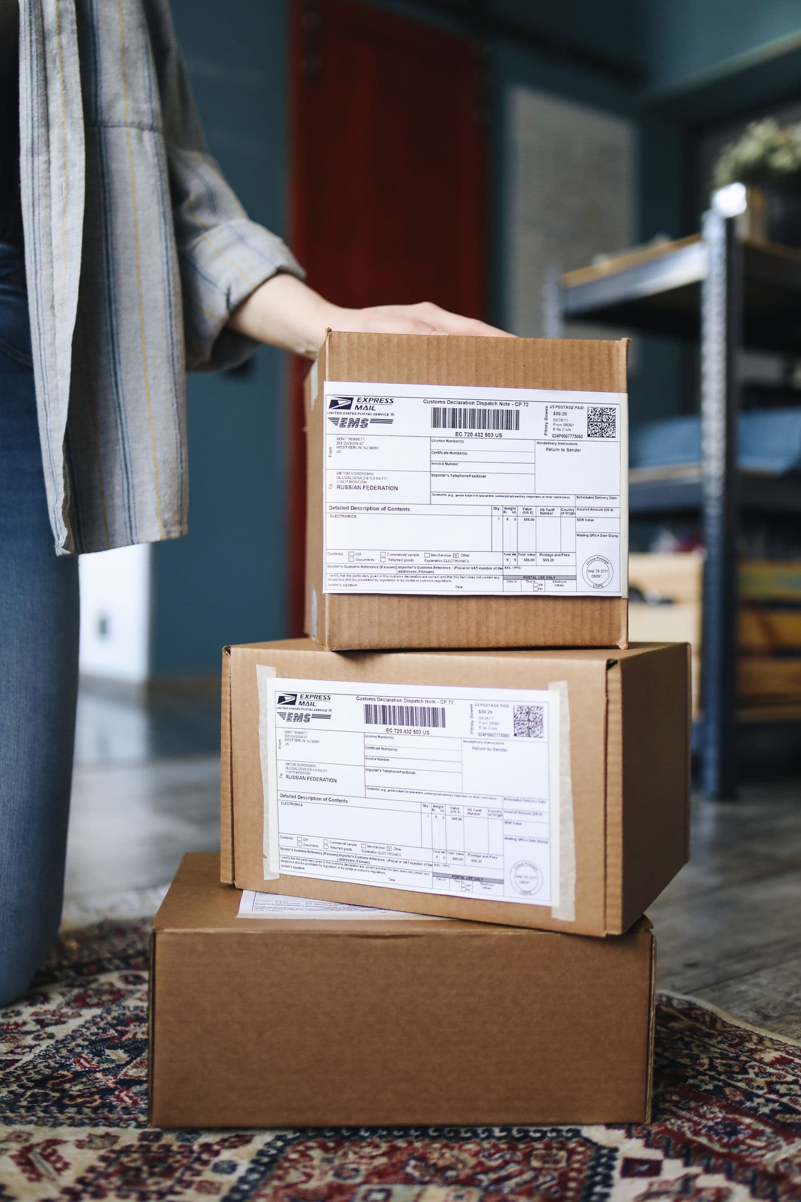 K2 team preparing export-grade industrial packaging